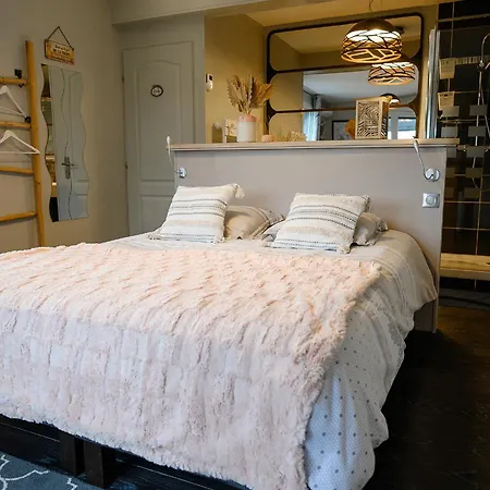 Les Pins Perdus Nocleg ze śniadaniem 3*