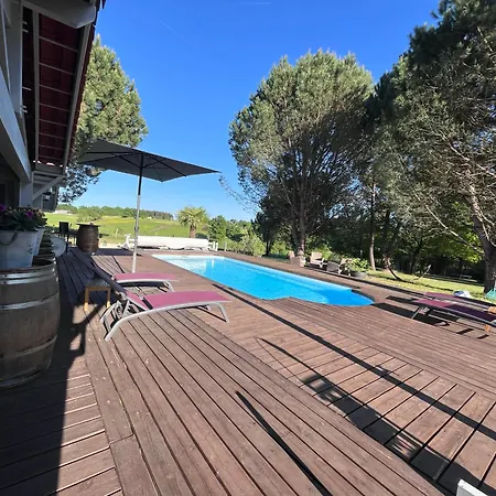 Les Pins Perdus Bed and Breakfast Saint-Ciers-d'Abzac