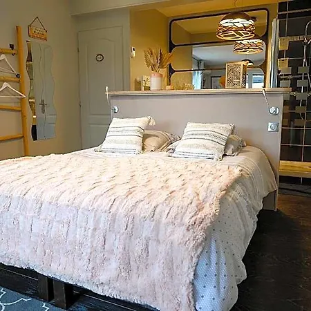 Les Pins Perdus Bed & Breakfast Saint-Ciers-d'Abzac
