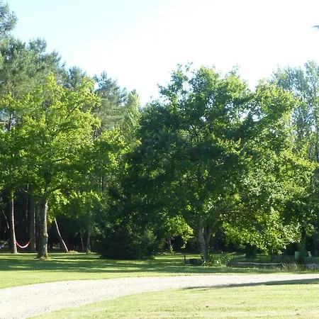 Les Pins Perdus Nocleg ze śniadaniem 3*