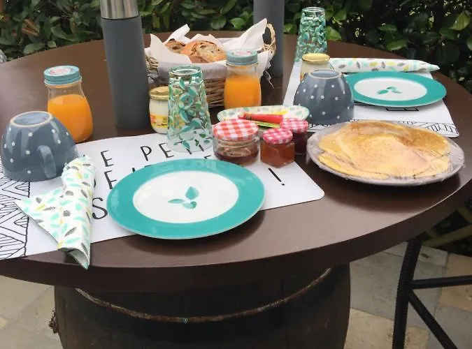 Les Pins Perdus Bed & Breakfast Saint-Ciers-d'Abzac